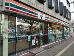 神戸市中央区中町通３丁目のマンション(セブンイレブン神戸中央中町通店)