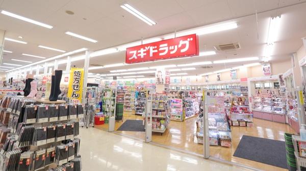 神戸市中央区中町通３丁目のマンション(スギ薬局神戸駅前店)