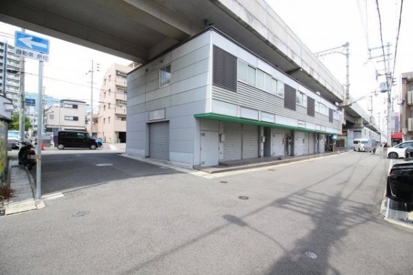 東和ビル1