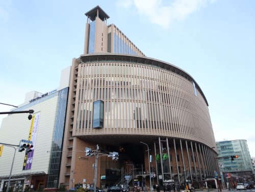 平沢ビル(神戸国際会館)