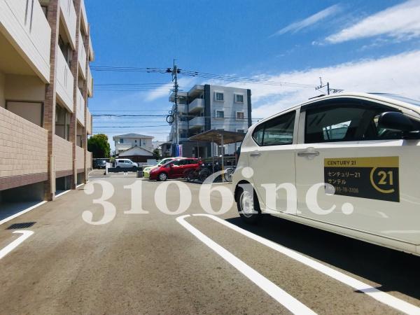 オーシャンハイツ弐番館(駐車場)