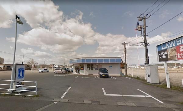 ラフィーネ桜館(ローソン宮崎村角町店)