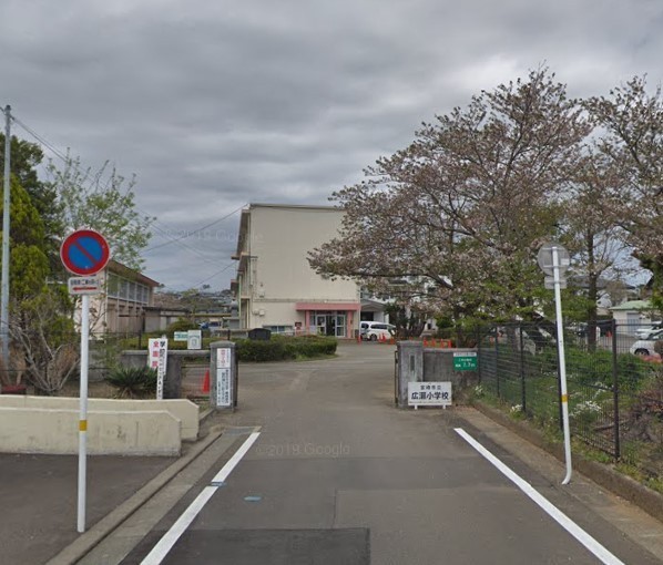 宮崎市佐土原町下田島のアパート(宮崎市立広瀬小学校)