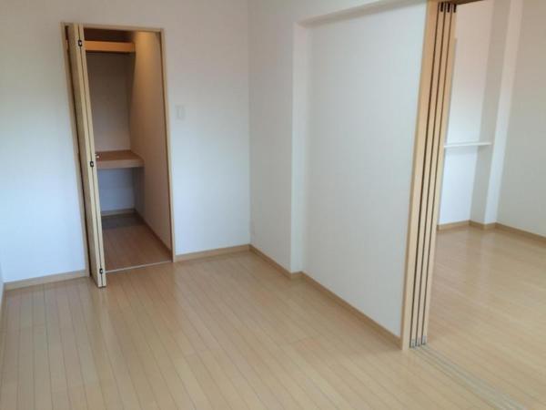 クレスト小松
