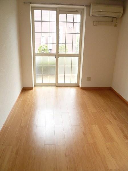 エステ－トヒルズ　Ｂ