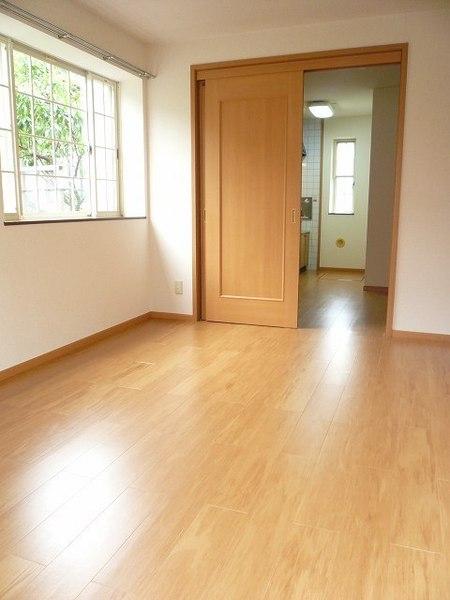 エステ－トヒルズ　Ｂ