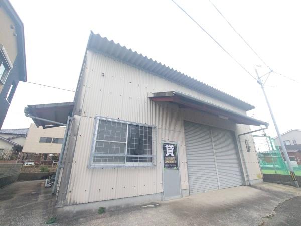 宮崎市花ケ島町立野の倉庫