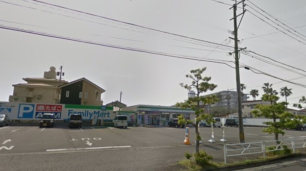 ラーバンハイツ(ファミリーマート日ノ出町店)