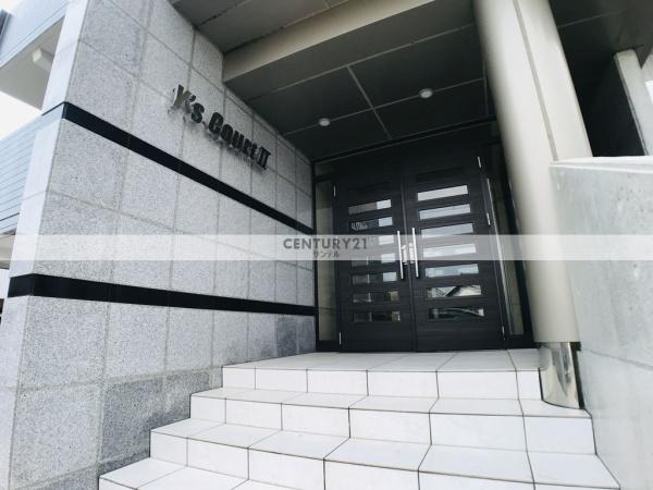 Y'sCourt2