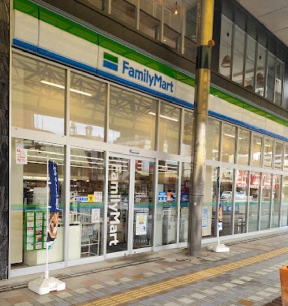 若草ビルド(ファミリーマート宮崎橘通東三丁目店)
