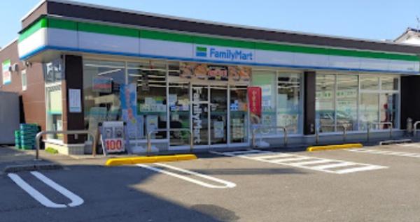 宮崎市西高松町のアパート(ファミリーマート高松橋店)
