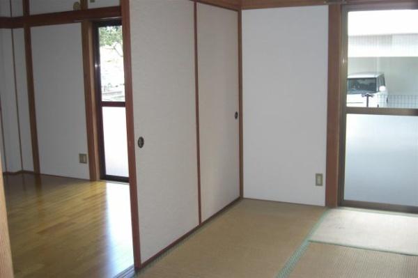 宮崎市船塚３丁目のアパート