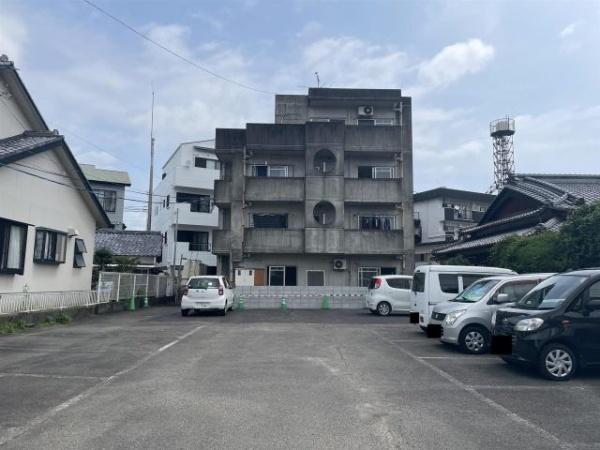 宮崎市南高松町のマンション(駐車場)