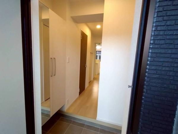 メテオール・ケイ 2(玄関)