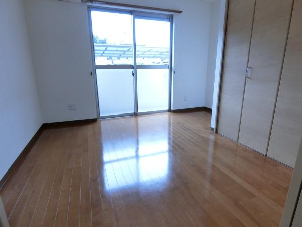 TSグランデ清武(リビング)