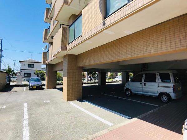 エラン宮崎II番館(駐車場)