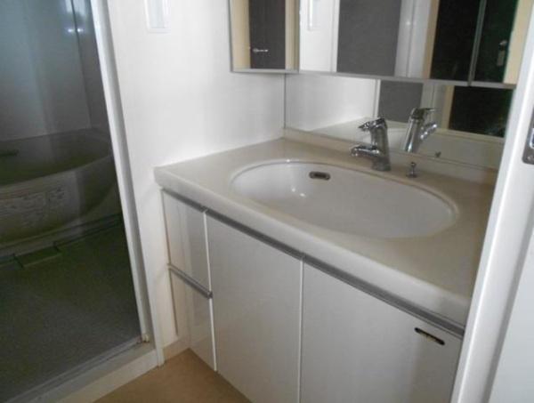 宮崎市船塚１丁目のマンション