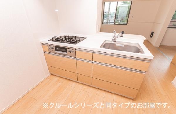 シャルフ飛江田　１