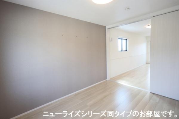 シャルフ飛江田　２