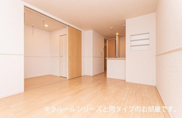 アルバ　イースト