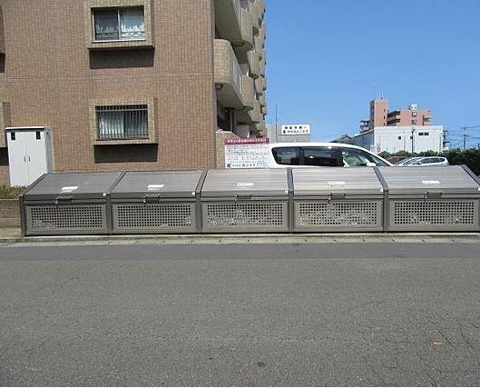 ユーミー新城