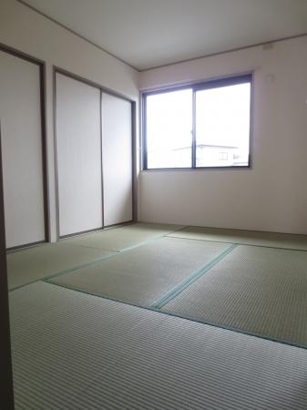ファミール小春の里　D棟