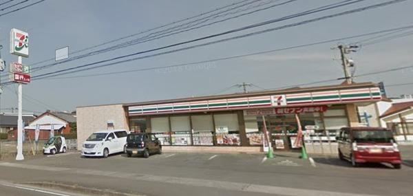 ユニヴェール白山(セブンイレブン宮崎村角町店)