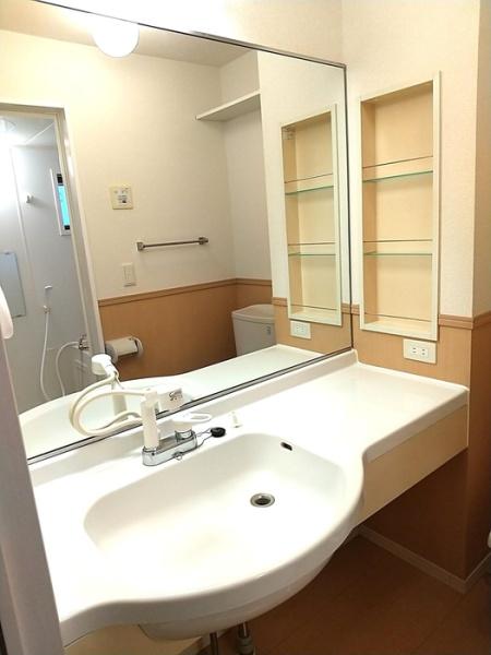 エランビタールNAKANISHI2棟