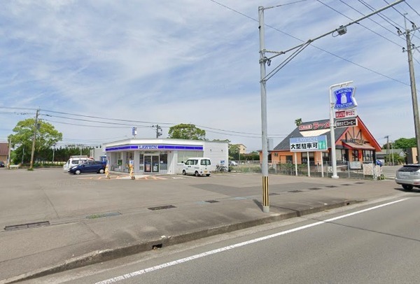フモト・ブラッサム1(ローソン宮崎阿波岐原町店)