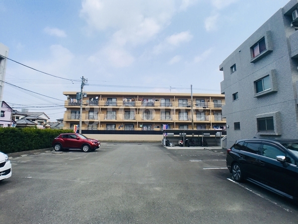 アンソレイエB(駐車場)