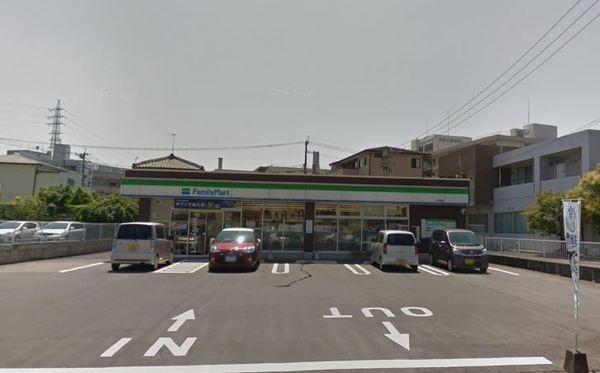 ハーベスト１号館(ファミリーマート　大坪西店)