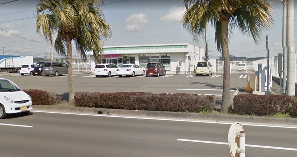 コンチェルト桜B棟(ファミリーマート宮崎大島店)