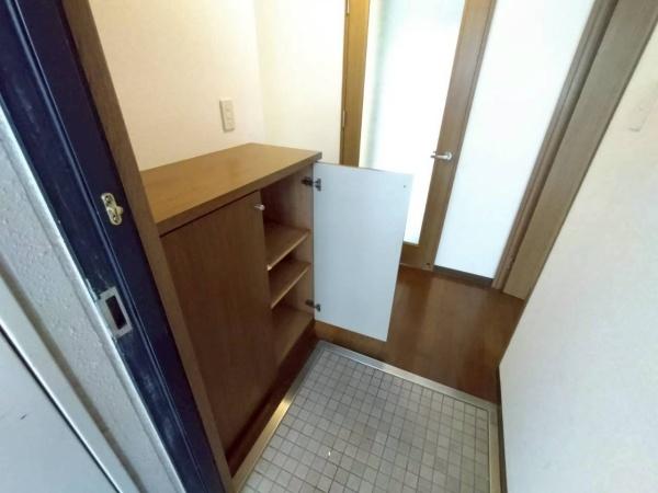 シャルム和知川原(玄関)