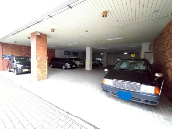 宮崎市江平西1丁目のマンション(駐車場)