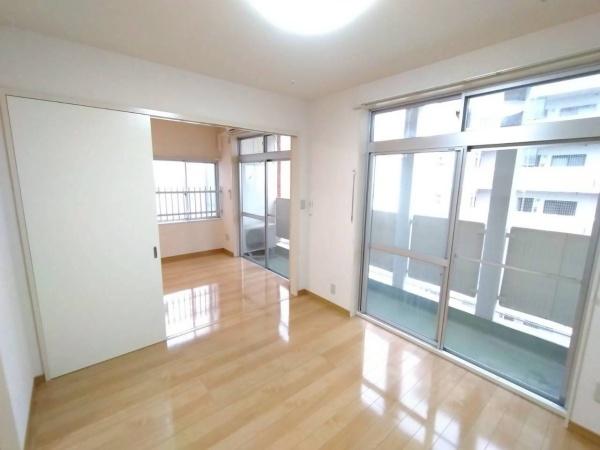 宮崎市江平西1丁目のマンション(リビング)