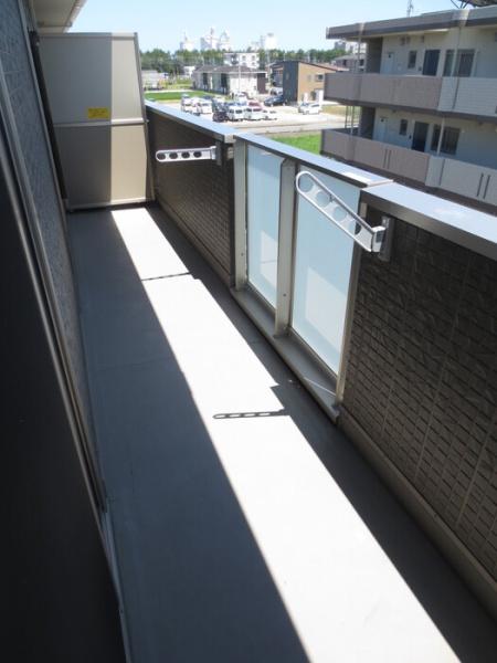 グランシャリオB棟