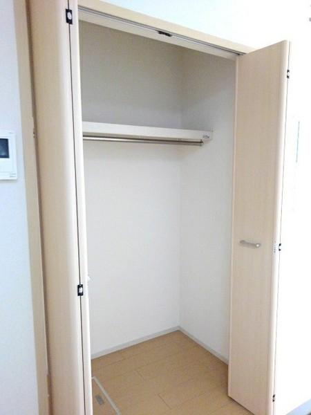 エヌ　プラシード