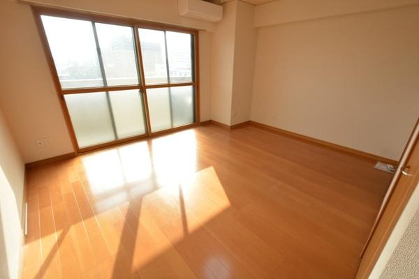 ロイヤルメゾン大橋