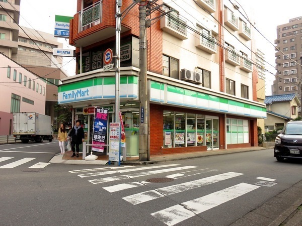エリア赤信(ファミリーマート上尾西口店)