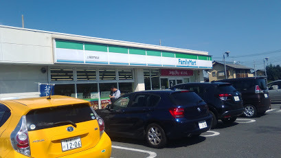 上尾市錦町の貸家(ファミリーマート上尾西門前店)