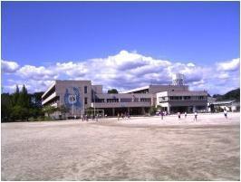 松葉町貸家(東松山市立青鳥小学校)