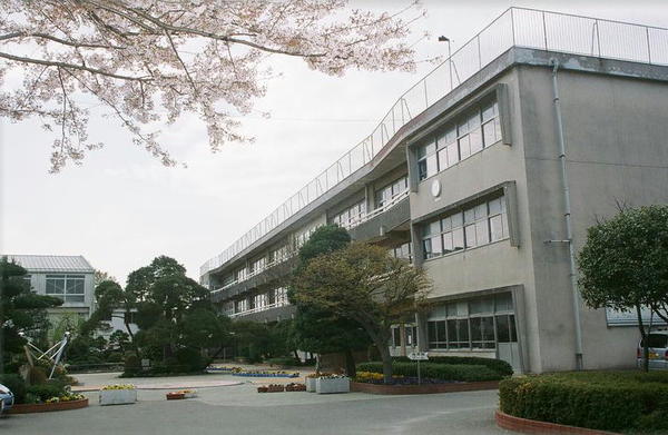 秋山レジデンス(伊奈町立小室小学校)