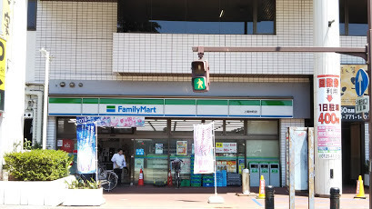 上尾市愛宕戸建て貸家(ファミリーマート上尾仲町店)