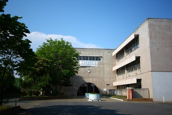 つくば市並木3丁目のマンション(つくば市立並木中学校)