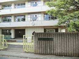 船橋市東船橋7丁目のアパート(船橋市立宮本小学校)