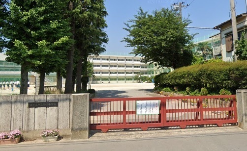 鎌ケ谷市鎌ケ谷２丁目のアパート(鎌ケ谷市立第二中学校)