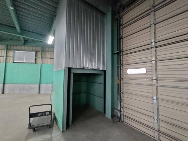 千葉市若葉区若松町の倉庫