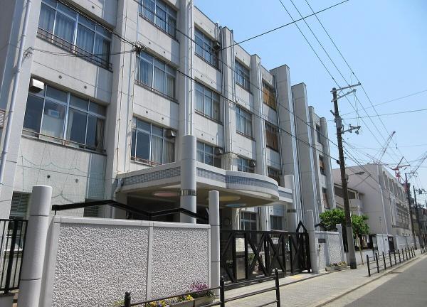 大阪市北区本庄東１丁目のビル(大阪市立豊崎中学校)