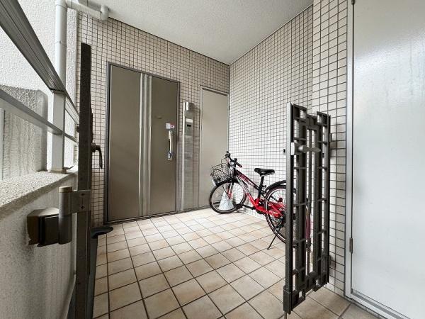 ネバーランド北梅田(玄関)