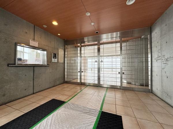 ネバーランド北梅田(エントランス)